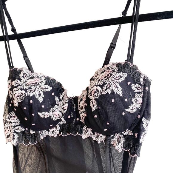 Donna L’Oren Sheer Mesh Lace Corset - Picture 6 of 7